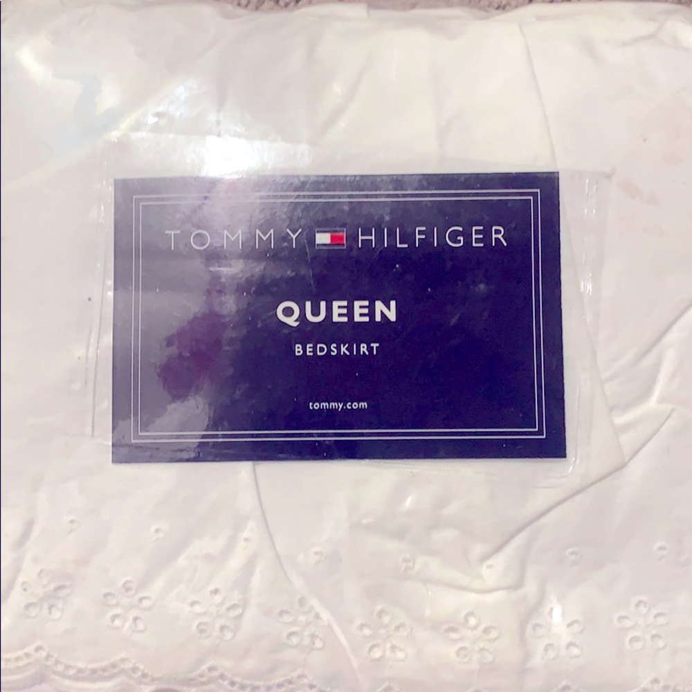 New queen bed skirt